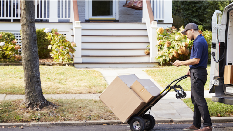 courier scanning barcodes before delivering