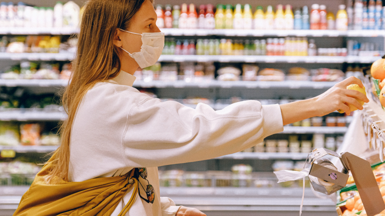 Young-women-grocery-shopping