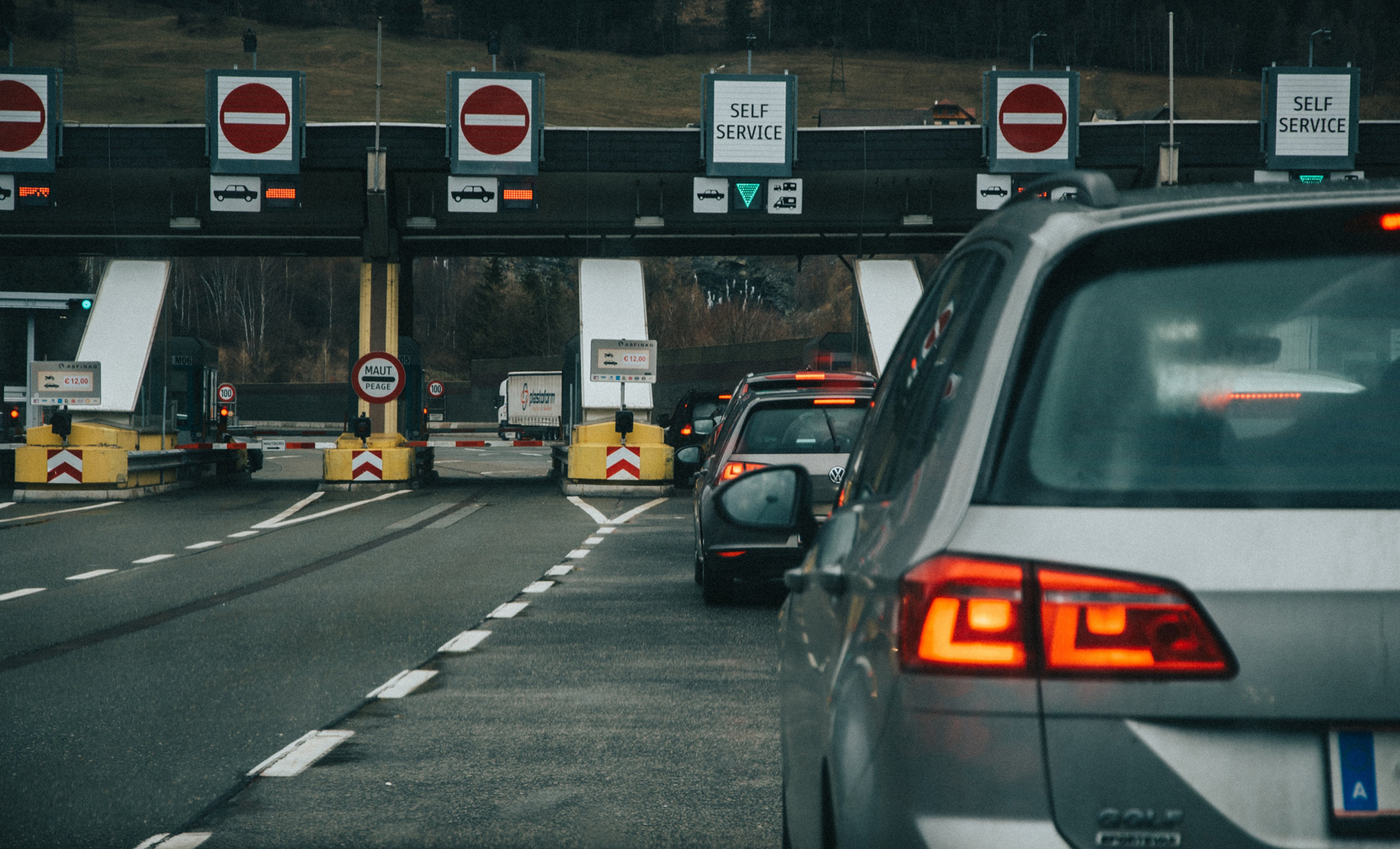 cars waiting in line at the border