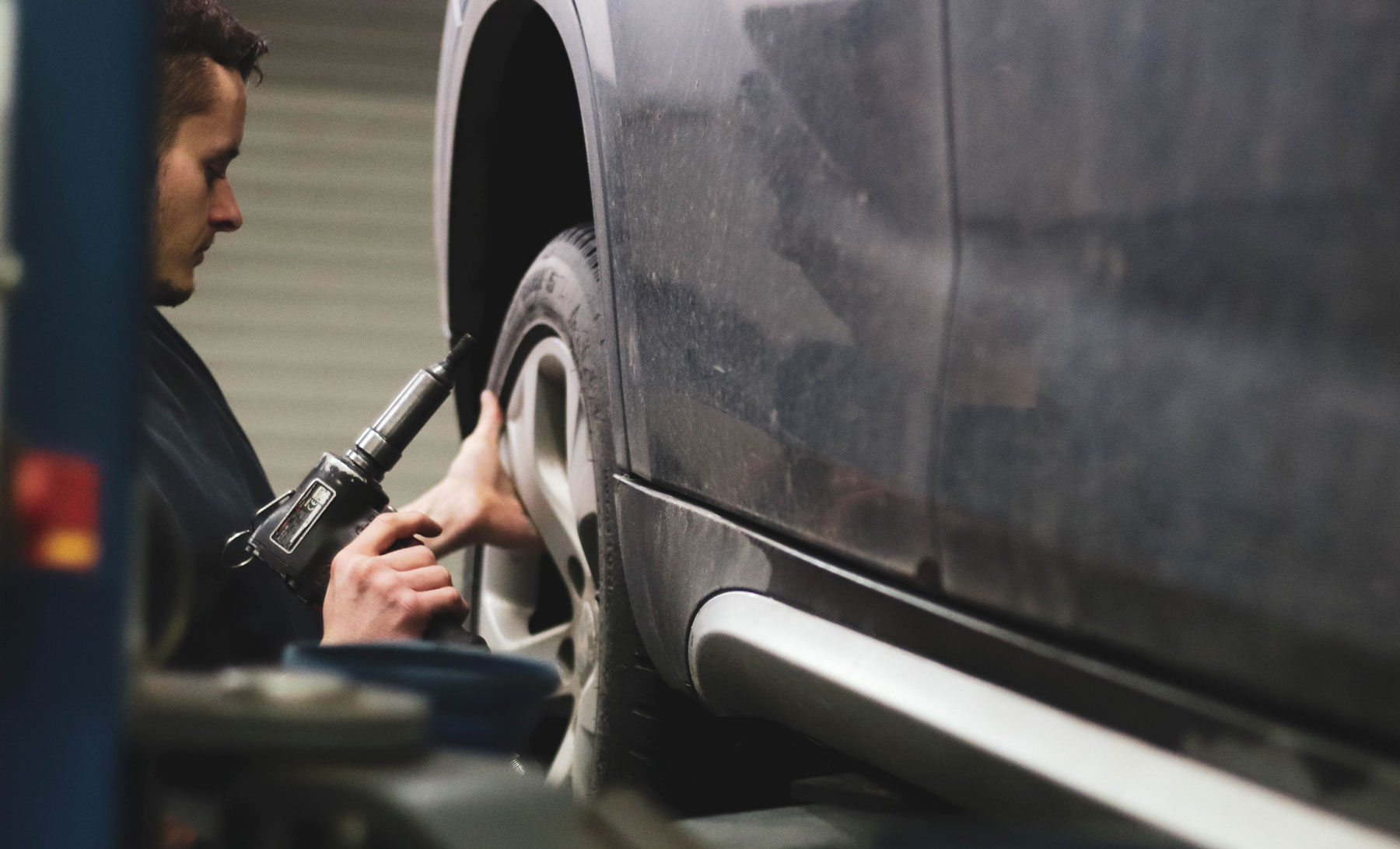 Tire Inspection Checklist: How a DOT Tire Scanner Can Help