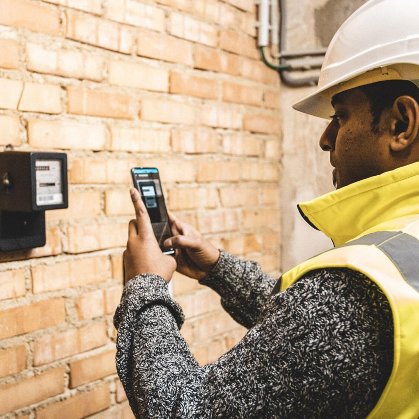 field workers can scan utility meter to simplify billing processes