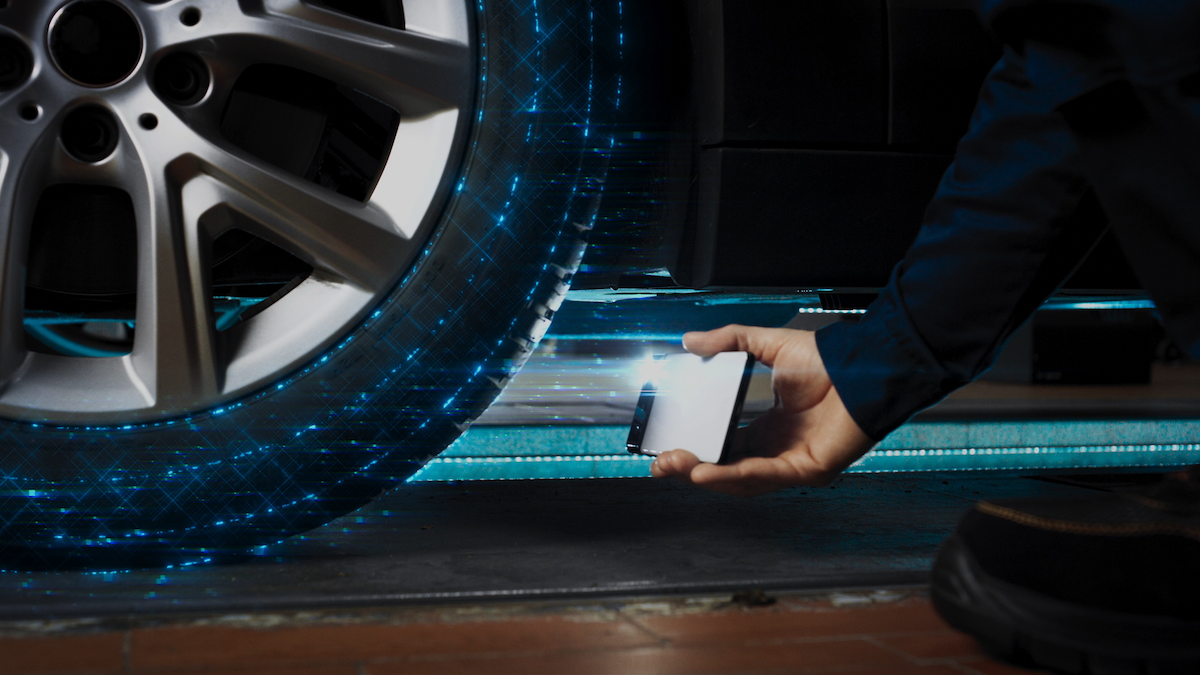 scanning tire tread with a mobile phone