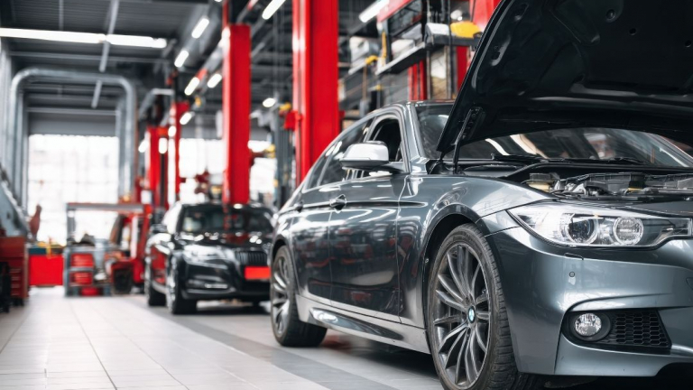 Car repair service lane